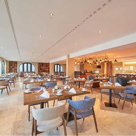 Cascade Wellness Resort 5*