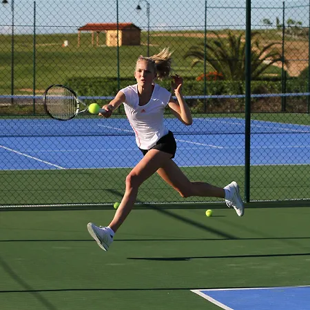 Üdülőközpont Cascade Wellness